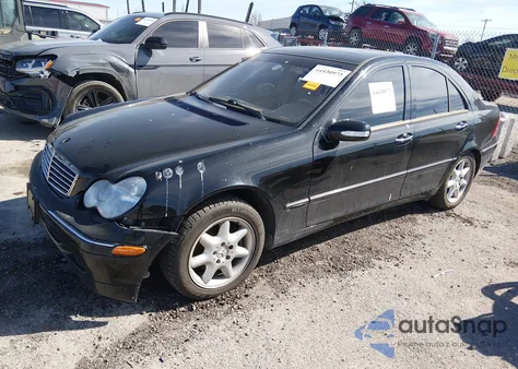 2002 Mercedes-Benz C 320 из США, поврежденный, VIN WDBRF64J82F223770